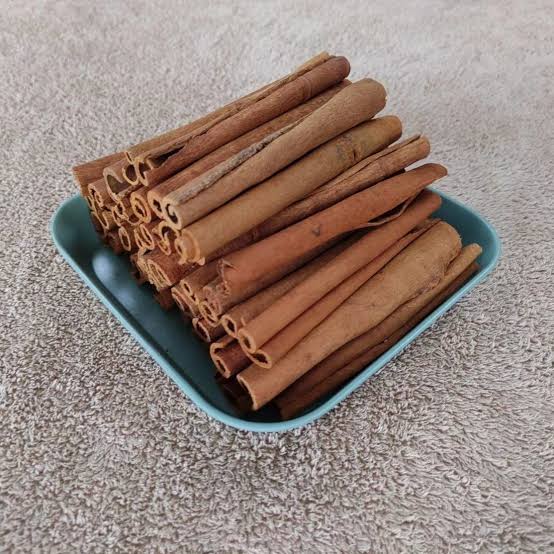 Cinnamon sticks and bark